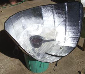 Windshield shade solar cooker